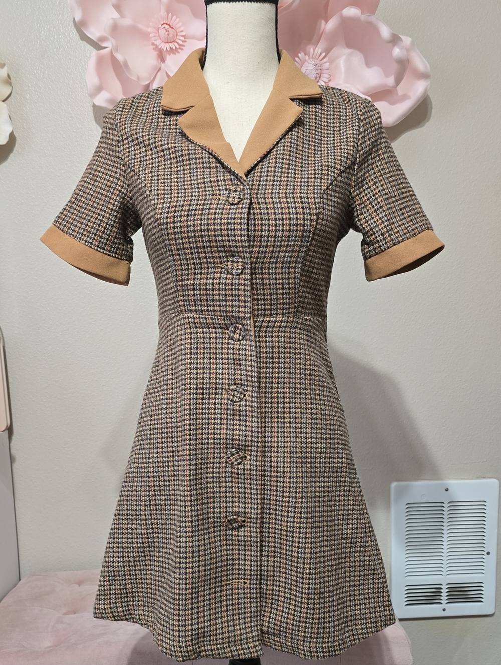 SHEIN Tan Houndstooth Button-Front Dress with Camel Trim